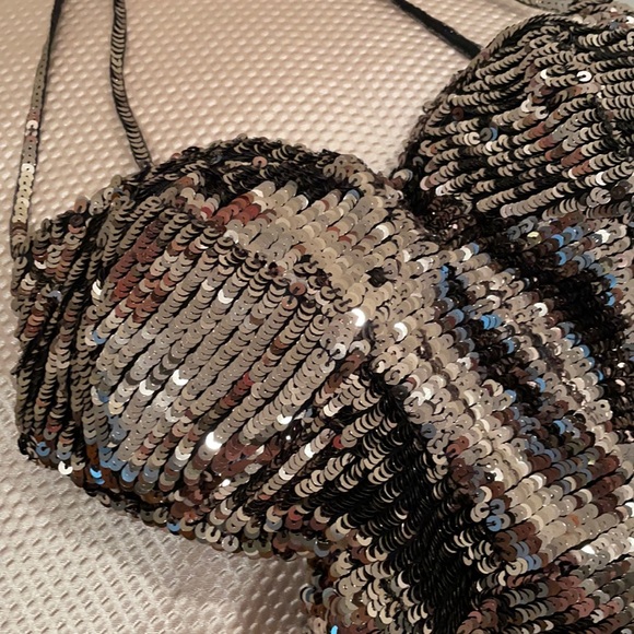 NWT (8 ) French Connection metallic gold sequin mini in sizes 2,4,6,8,10,12 - Picture 8 of 17
